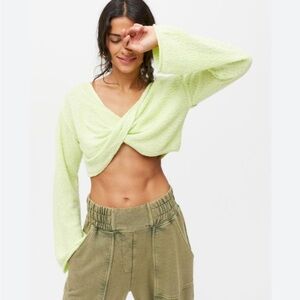 Urban Outfitters Laney twist front cropped Size L sweater C7